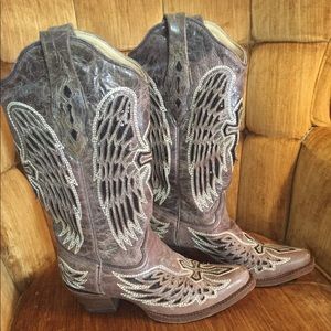 Corral Vintage cross and wing cowgirl boots